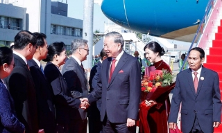 Lễ đón trọng thể Tổng Bí thư Tô Lâm và Phu nhân tại thủ đô Vientiane của Lào